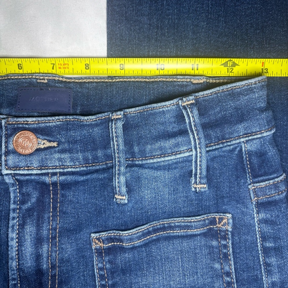 MOTHER The Patch Pocket Insider Flood Denim High Rise Jeans in On Your Left Wash - Picture 8 of 11